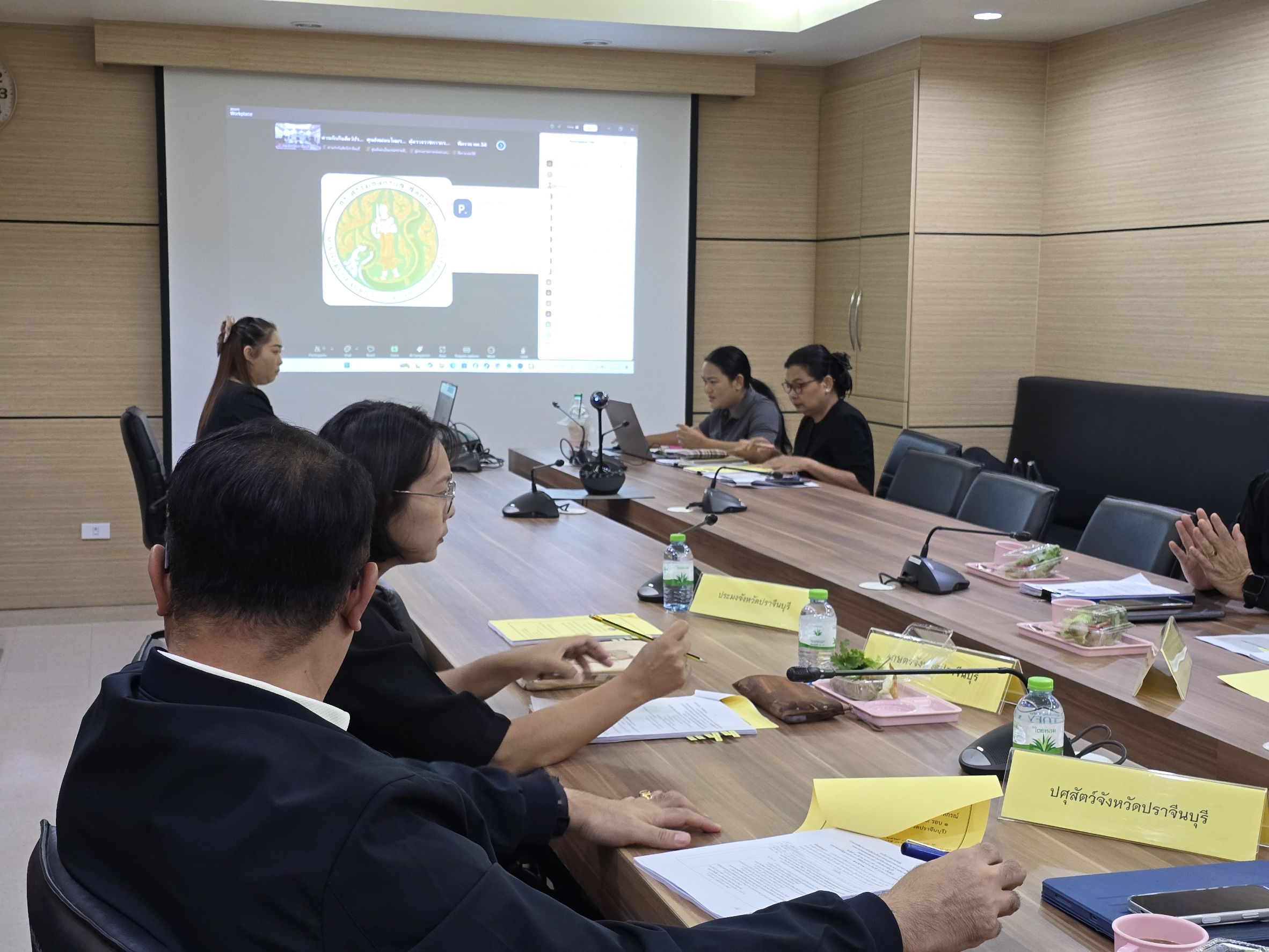 title - วันที่ 12 มีนาคม 2569 เวลา 09.00 น. นายวิทูล ประดิษฐบุญ ปฏิรูปที่ดินจังหวัดปราจีนบุรี  พร้อมด้วย นางสาวปาริชาติ ศรีปราชญ์ ผู้อำนวยการกลุ่มยุทธศาสตร์และการปฏิรูปที่ดิน  เข้าร่วมประชุม การตรวจติดตามการดำเนินงานตามแผนการตรวจราชการฯ ประจำปีงบประมาณ พ.ศ.2569  (รอบที่1)